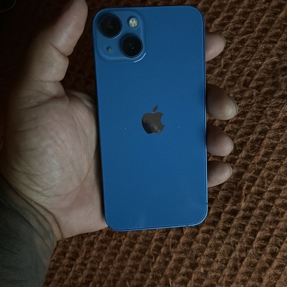 no scratches. cracks. clean phone.  iphone13.  128gb. tmobile.  metro. ready2use - Picture 4 of 4